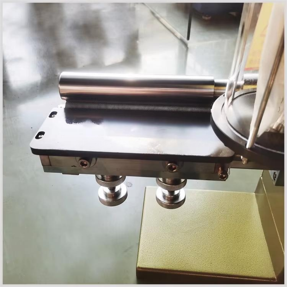 DL-125 Anti-roll Material Gluing Machine Speed-adjustable Automation Leather Gluing Machine (1) DL-125 Anti-roll Material Gluing Machine Speed-adjustable Automation Leather Gluing Machine (1)