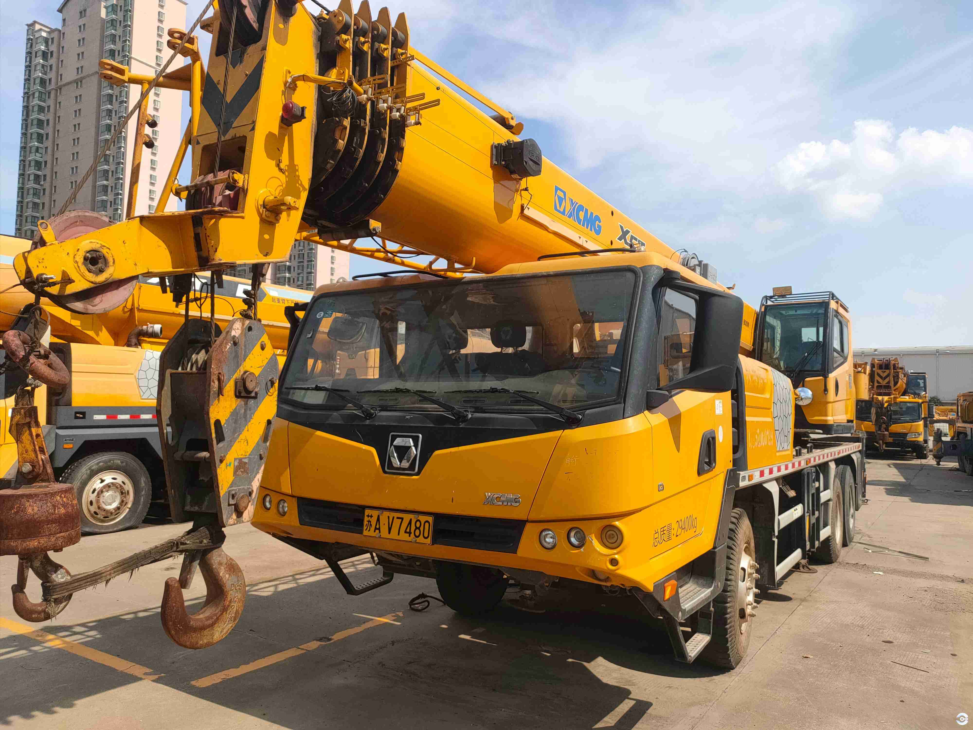 Professional-grade used truck crane for demanding lifting operations Professional-grade used truck crane for demanding lifting operations