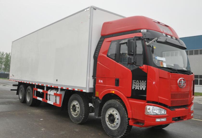 FAW 8X4 320HP 54m3 large refrigerated truck