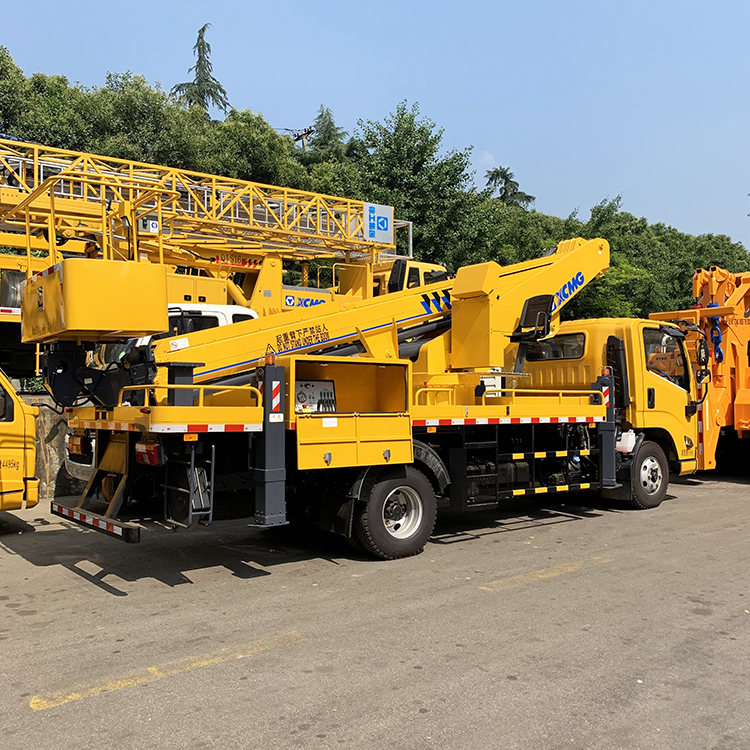XCMG new 17m telescopic aerial work truck XCMG new 17m telescopic aerial work truck