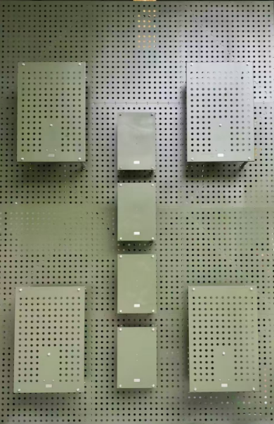 VU Dual-Band Common Aperture Array Antenna (Front View) VU Dual-Band Common Aperture Array Antenna (Front View)