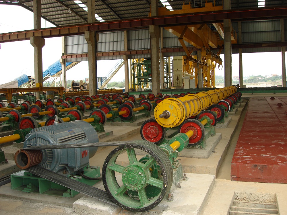 Single wheel spinning machine centrifugal machine