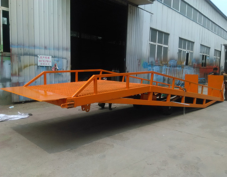 Recipiente hidráulico móvel da rampa da empilhadeira para o armazém Mobile Hydraulic Forklift Ramp Container For Warehouse