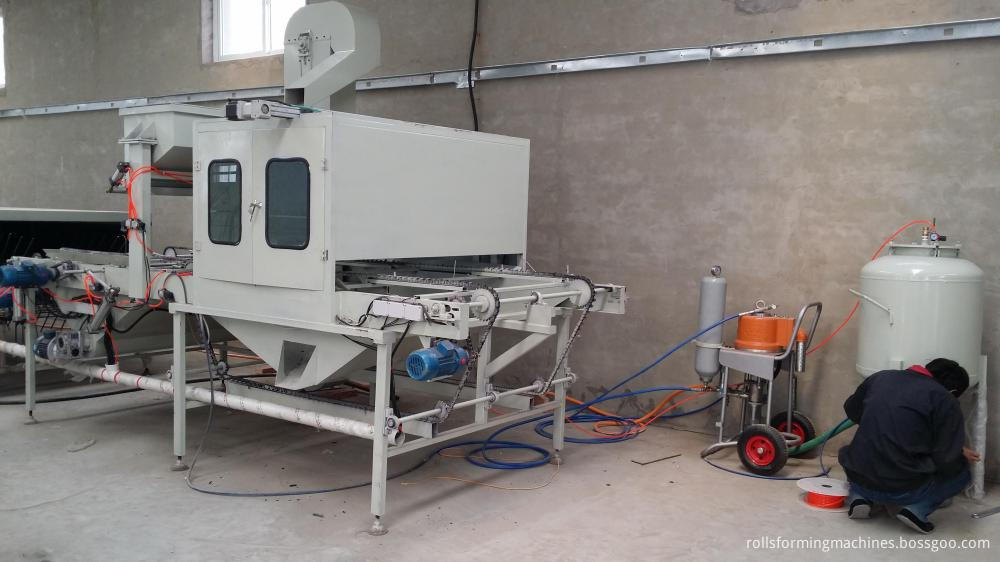 Auto bottom glue spraying section Auto bottom glue spraying section