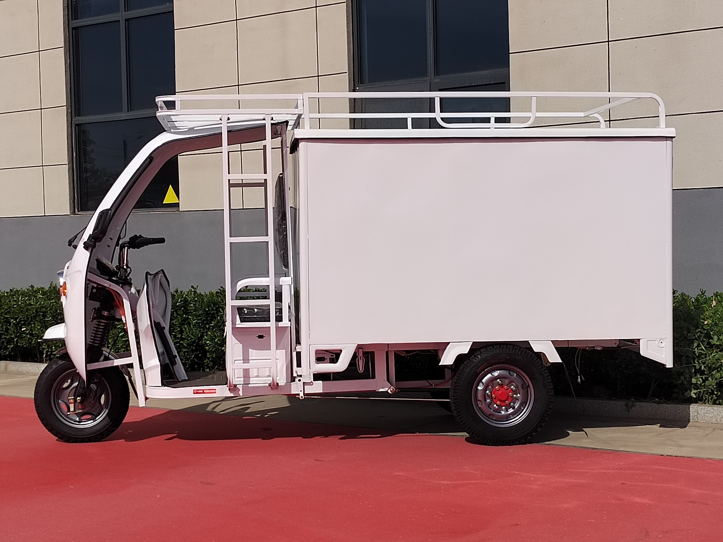 Simple shed QJ195 express delivery vehicle Simple shed QJ195 express delivery vehicle