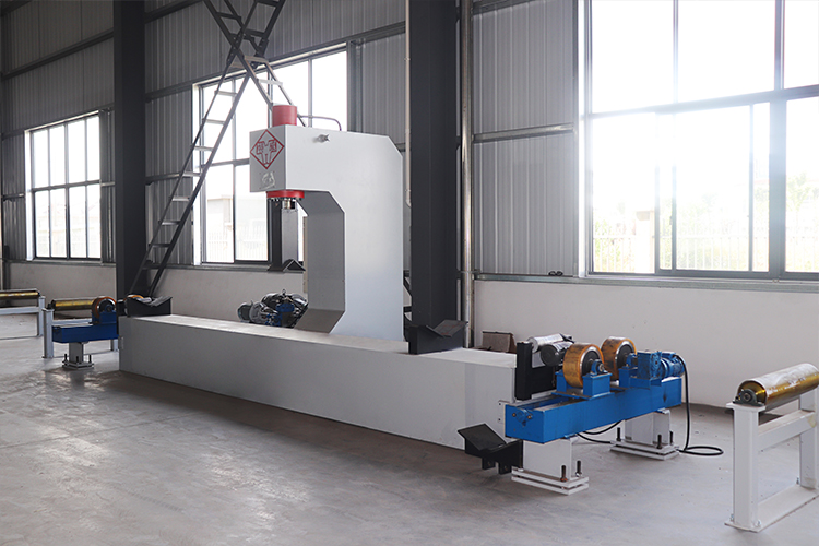 Straightening machine Straightening machine