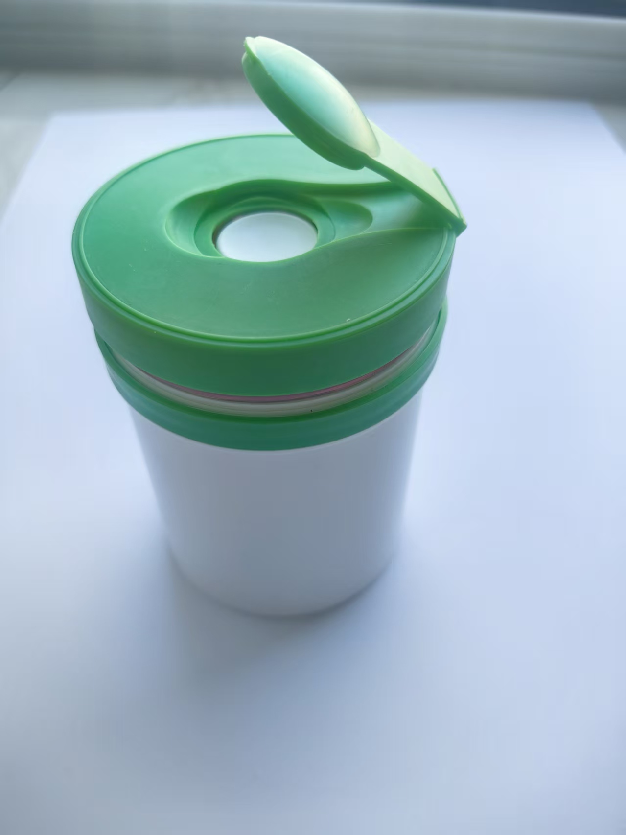 Injection molding of chewing gum boxes (21) Injection molding of chewing gum boxes (21)