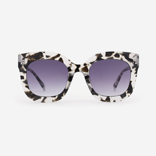 Square-framed hand-made sunglasses Square-framed hand-made sunglasses