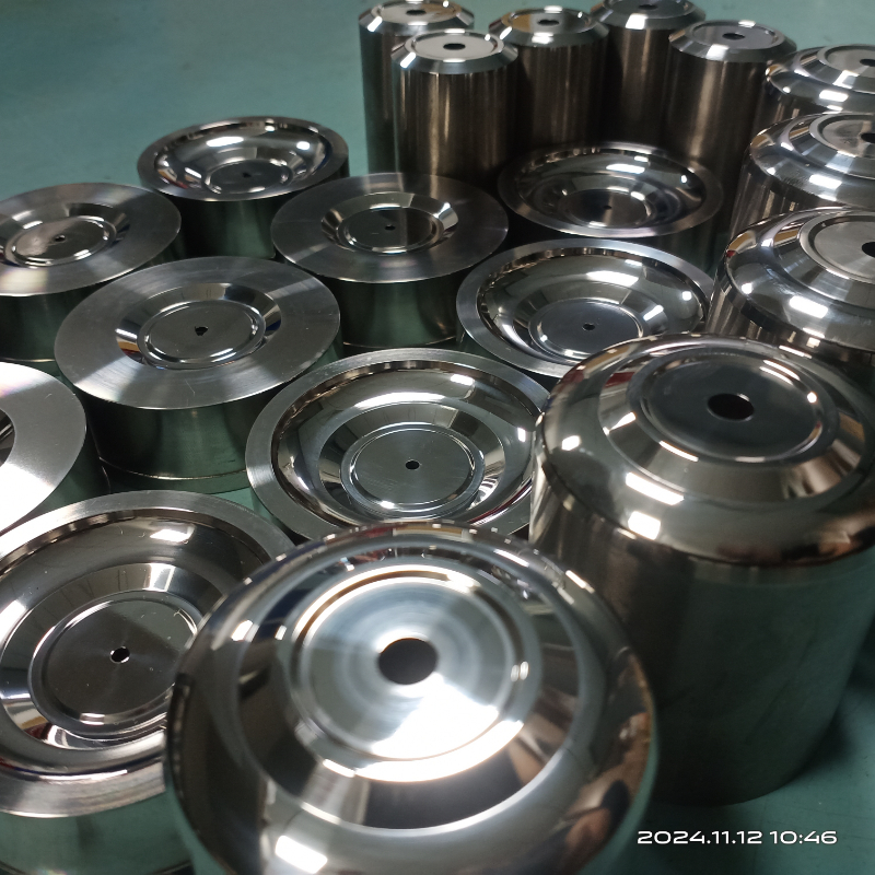 Convex and concave mold Convex and concave mold