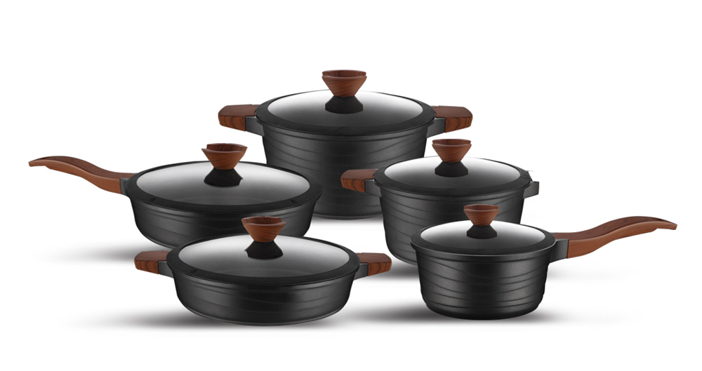 die-cast cookware 