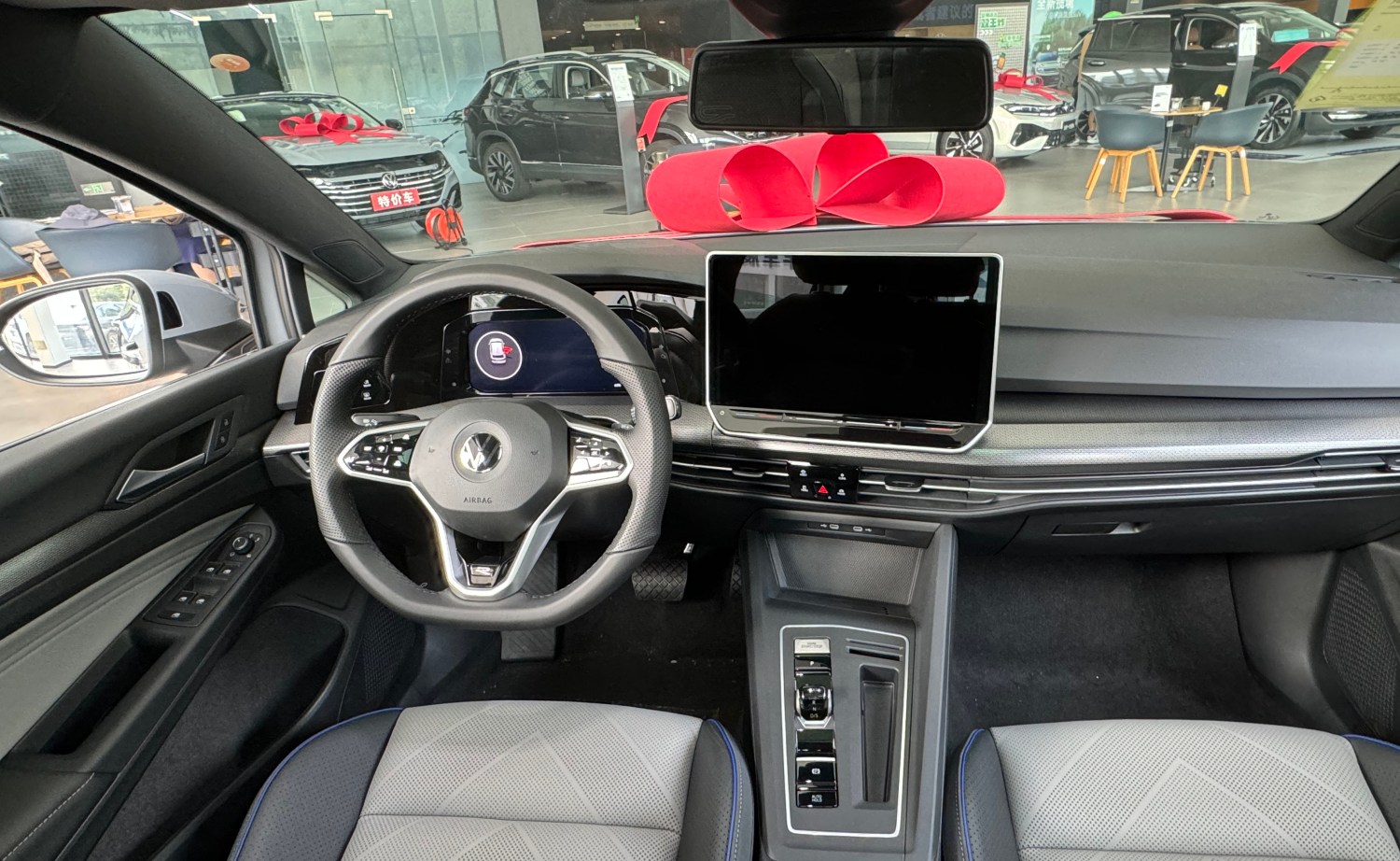 Golf 300TSI Hatchback For Commuting Golf 300TSI Hatchback For Commuting