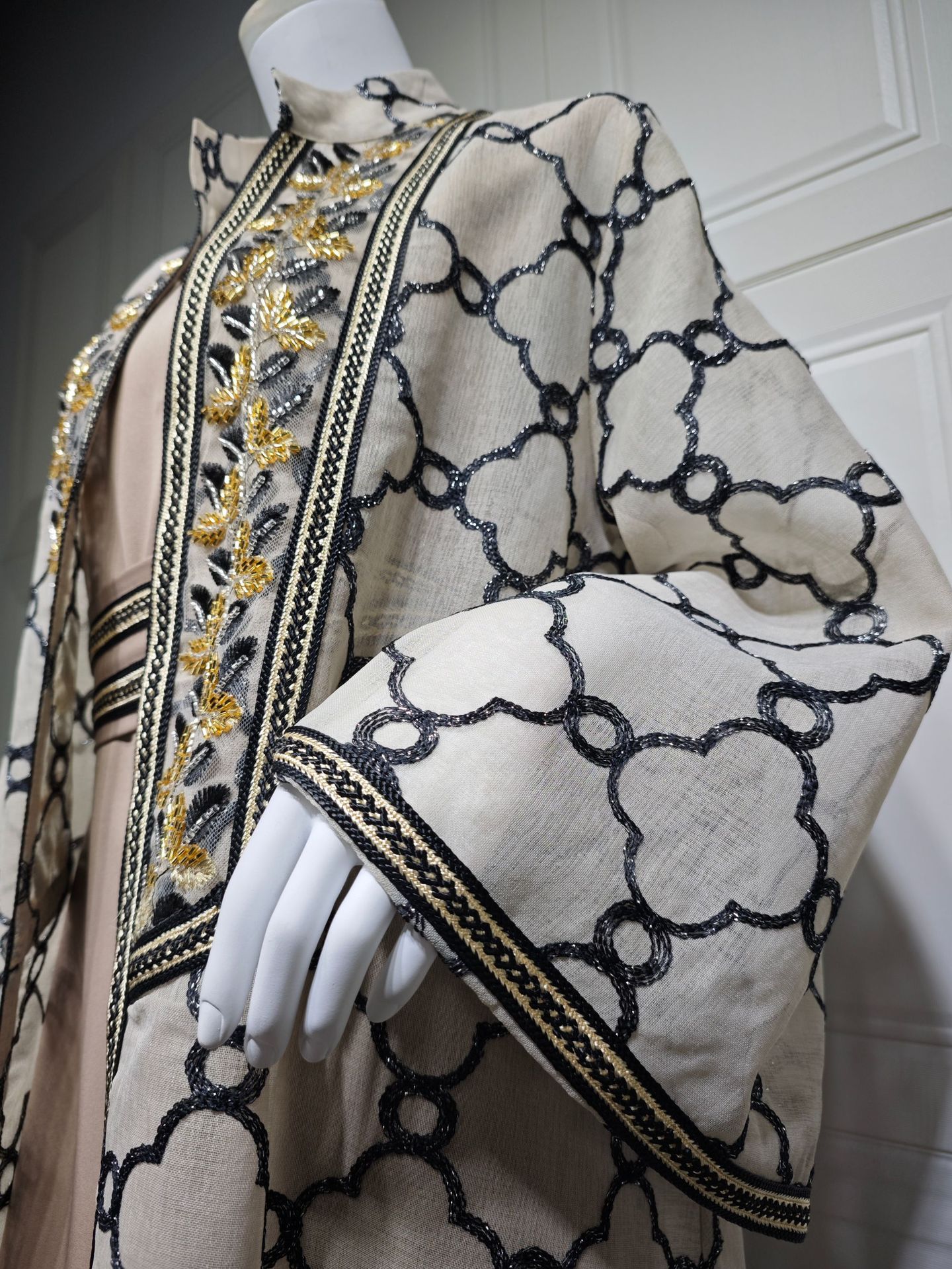 Luxury Abaya Set AB416 (17) Luxury Abaya Set AB416 (17)