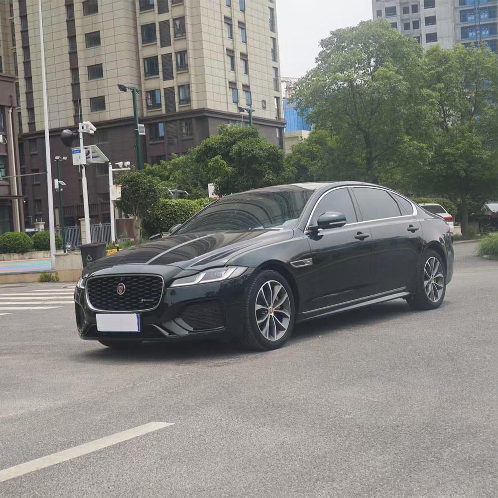 Jaguar XFL (1) Jaguar XFL (1)