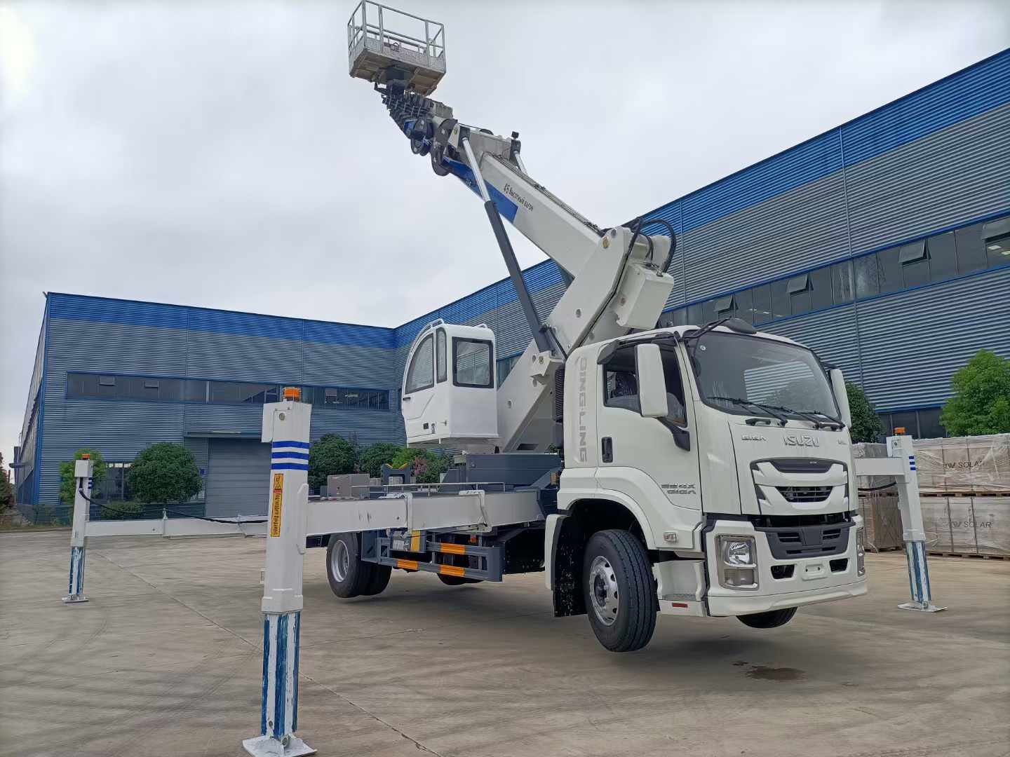 LED TRUCK (3) LED TRUCK (3)