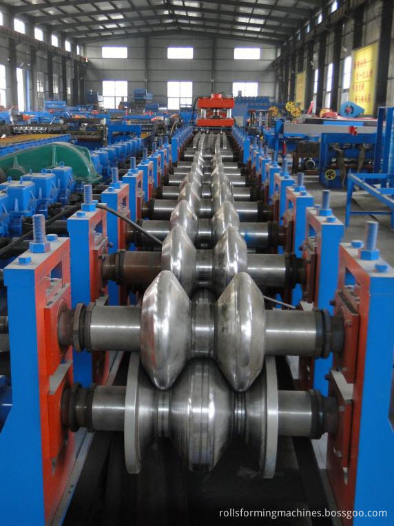 Máquina de formación de barandas de carretera Highway Guardrail Forming Machine