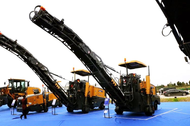 XCMG-Cold-Milling-Machine-Xm1303K-1-3m-Width-Road-Maintenance-Equipment (4) XCMG-Cold-Milling-Machine-Xm1303K-1-3m-Width-Road-Maintenance-Equipment (4)