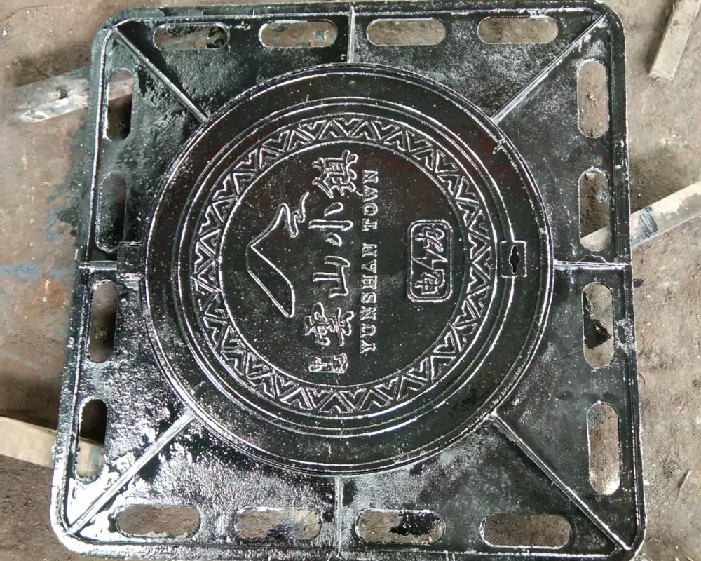 Customized manhole cover 12 Customized manhole cover 12