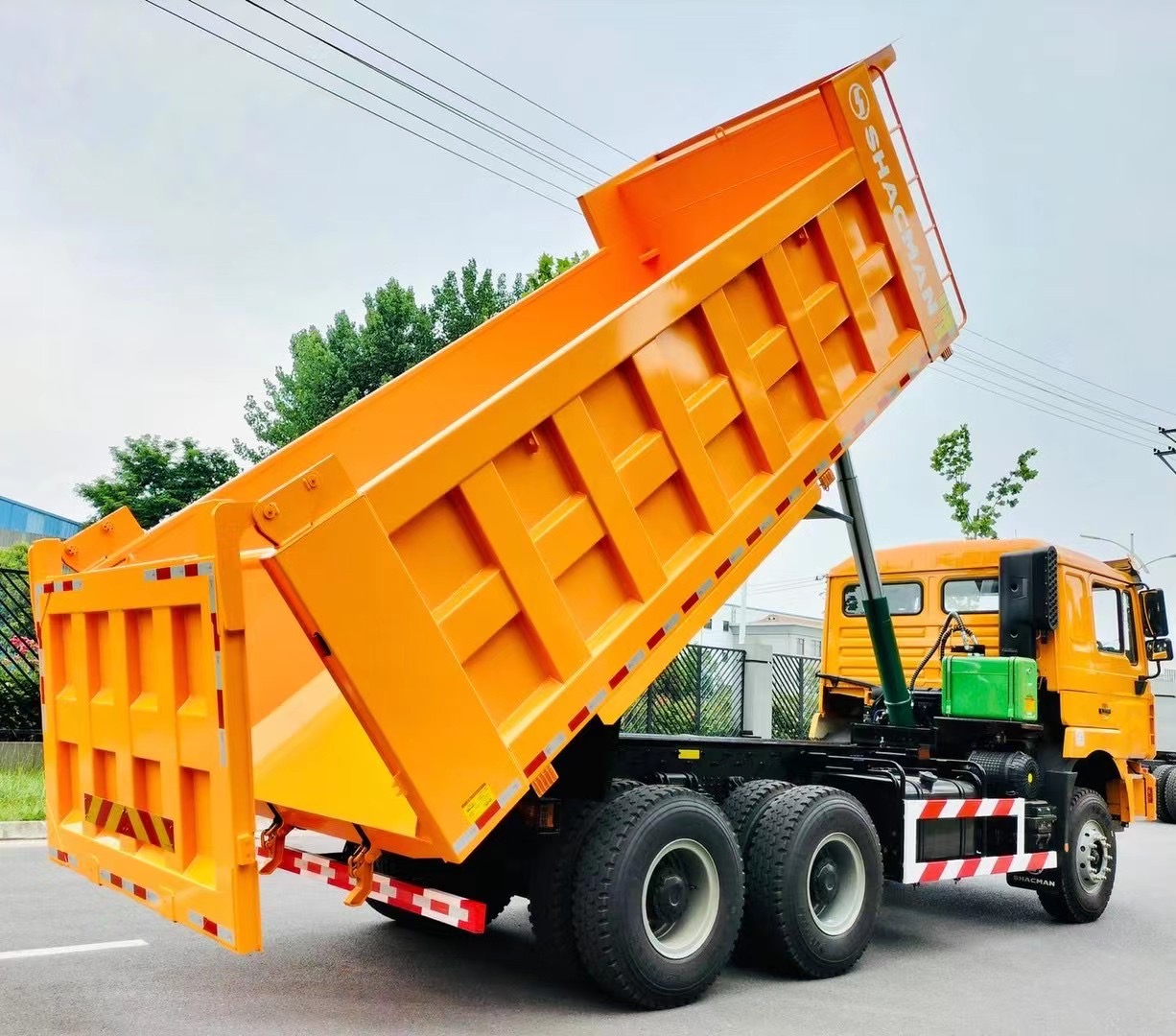 SHACMAN Dump Truck (7) SHACMAN Dump Truck (7)