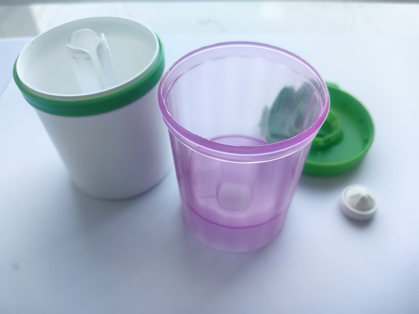 Injection molding of chewing gum boxes (11) Injection molding of chewing gum boxes (11)