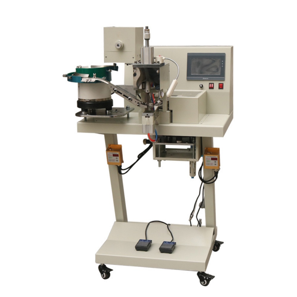 KD-198-9 Multifanction four claws base button plastic pearlattaching machine (2) KD-198-9 Multifanction four claws base button plastic pearlattaching machine (2)