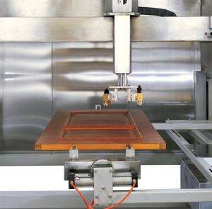 Peinture automatique pour portes en bois Automatic painting for wood doors