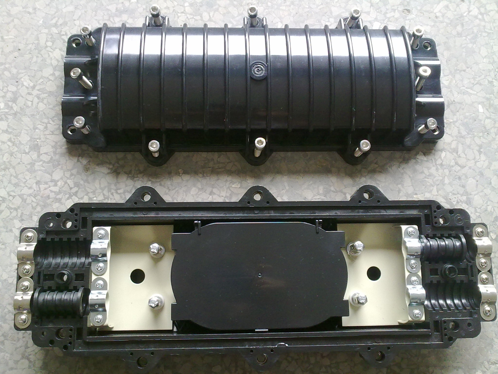 fiber optic splice closure