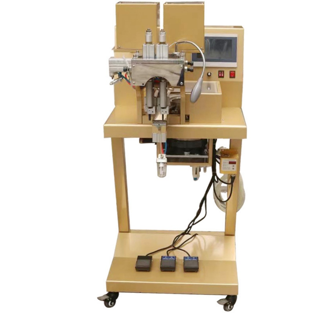 KD-198-2 Automatic(Double head) four claws base button plastic pearl attaching machine (4) KD-198-2 Automatic(Double head) four claws base button plastic pearl attaching machine (4)