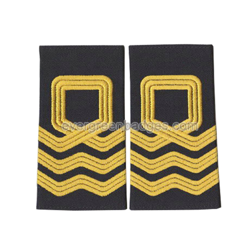 Epaulettes 19