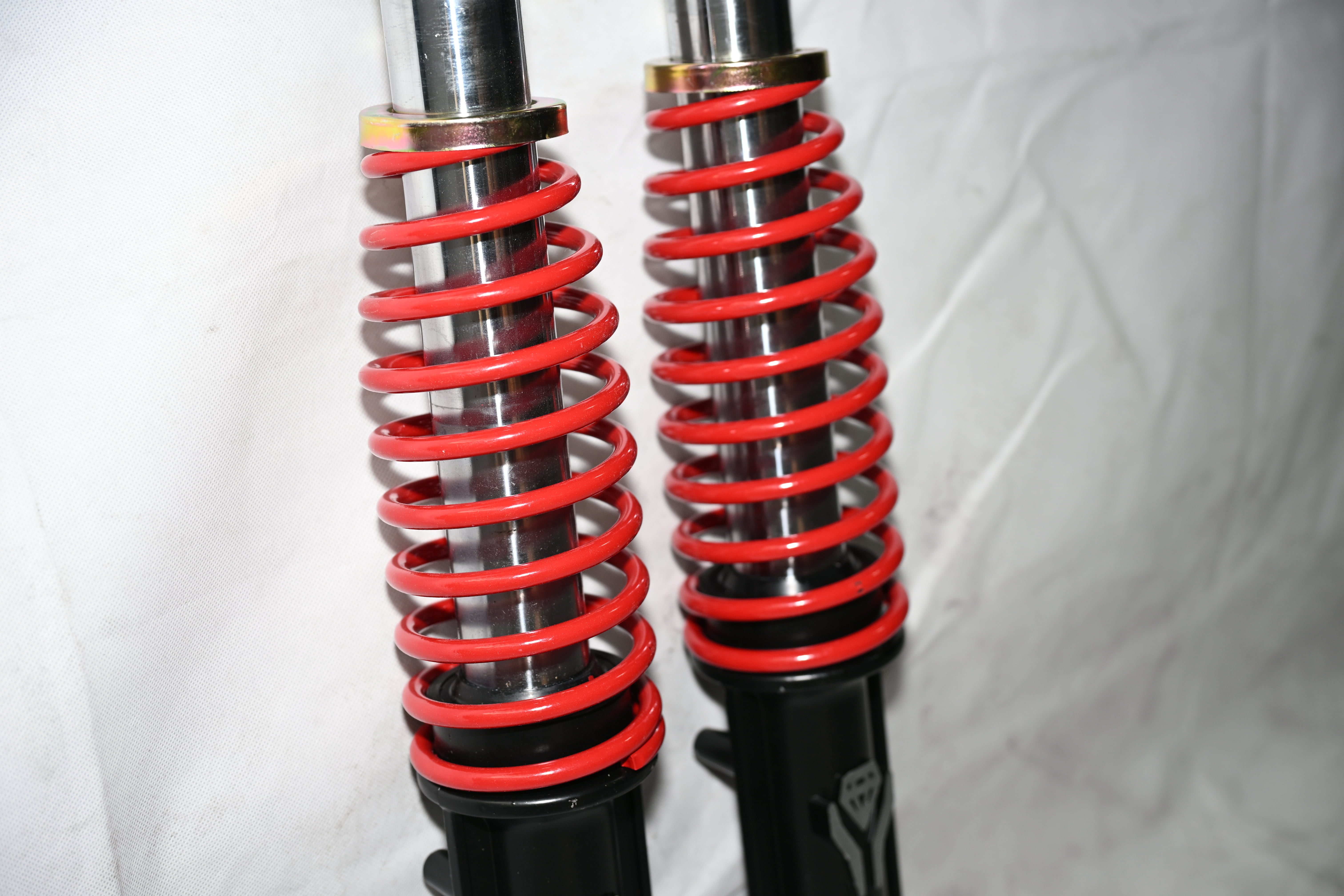 External spring shock absorber External spring shock absorber