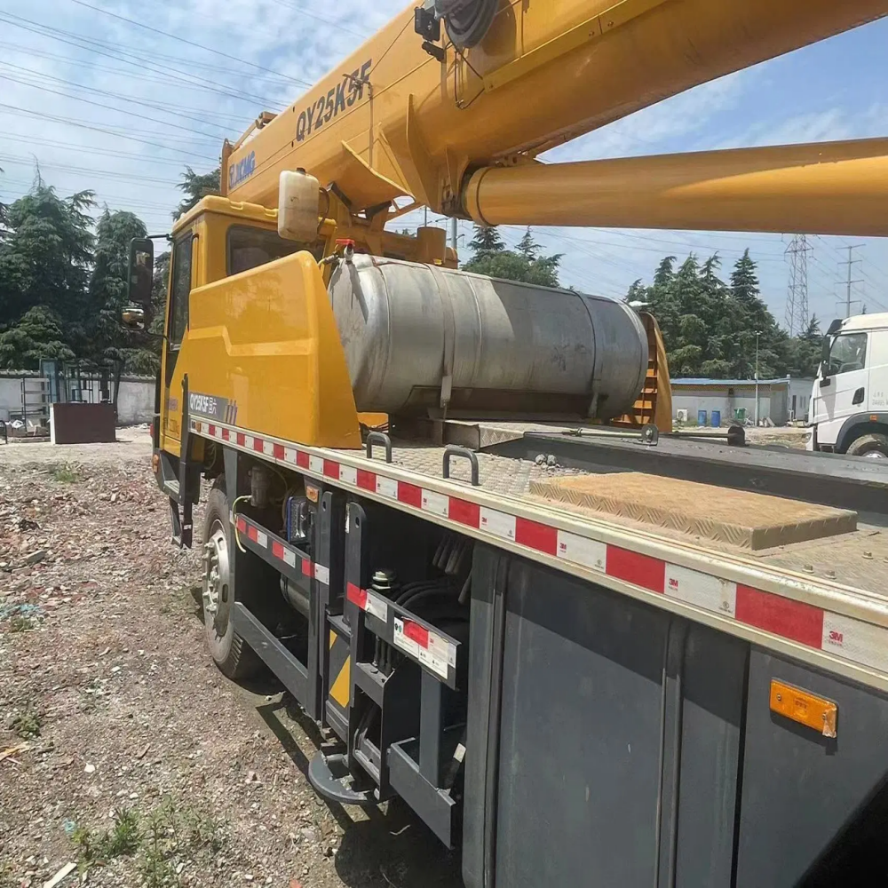 XCMG-Qy25K5f-25-Ton-Mobile-Crane-Used-Truck-Crane-for-Sale (4) XCMG-Qy25K5f-25-Ton-Mobile-Crane-Used-Truck-Crane-for-Sale (4)
