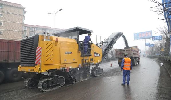 XCMG-Cold-Milling-Machine-Xm1303K-1-3m-Width-Road-Maintenance-Equipment (6) XCMG-Cold-Milling-Machine-Xm1303K-1-3m-Width-Road-Maintenance-Equipment (6)