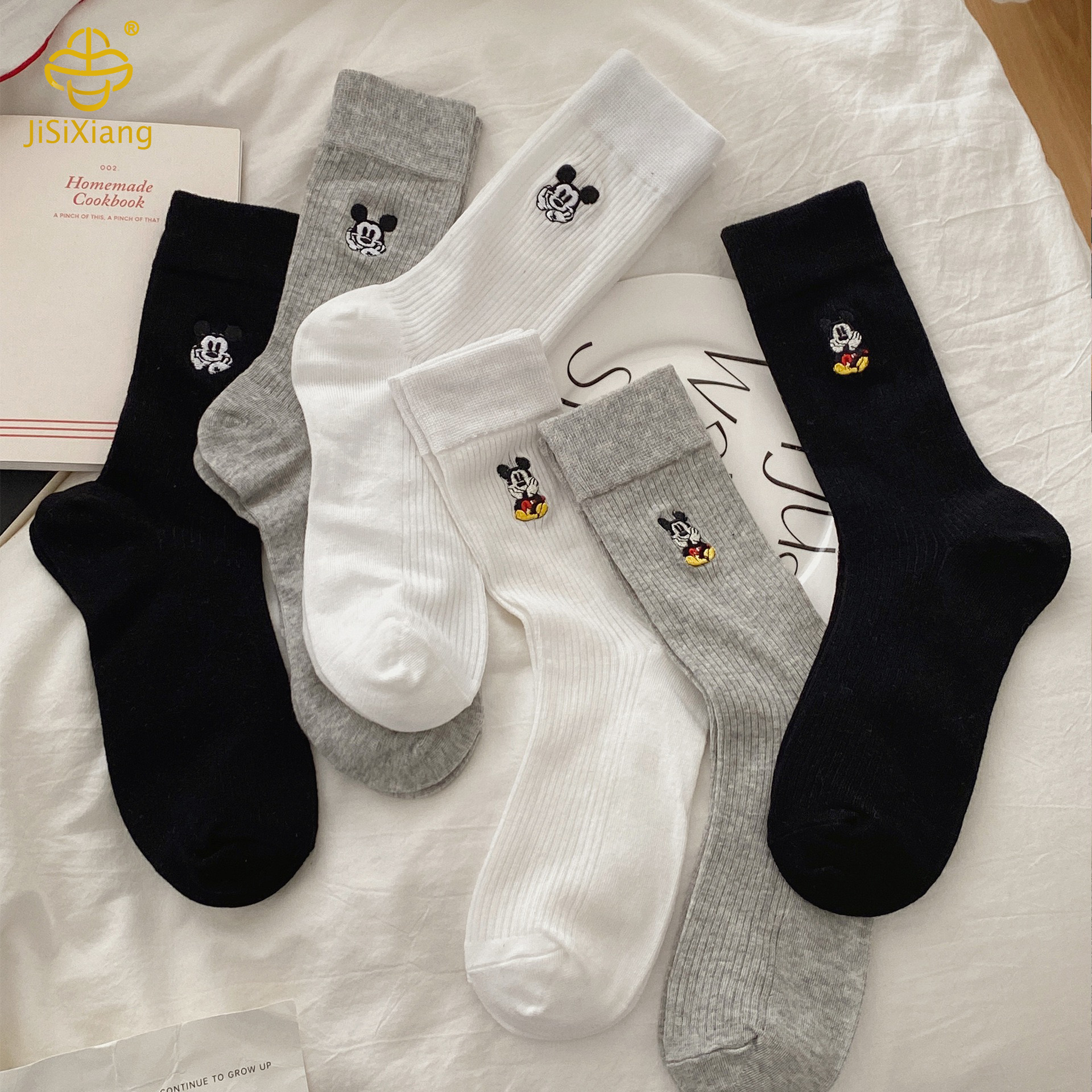 Korean version of embroidered tube socks Korean version of embroidered tube socks