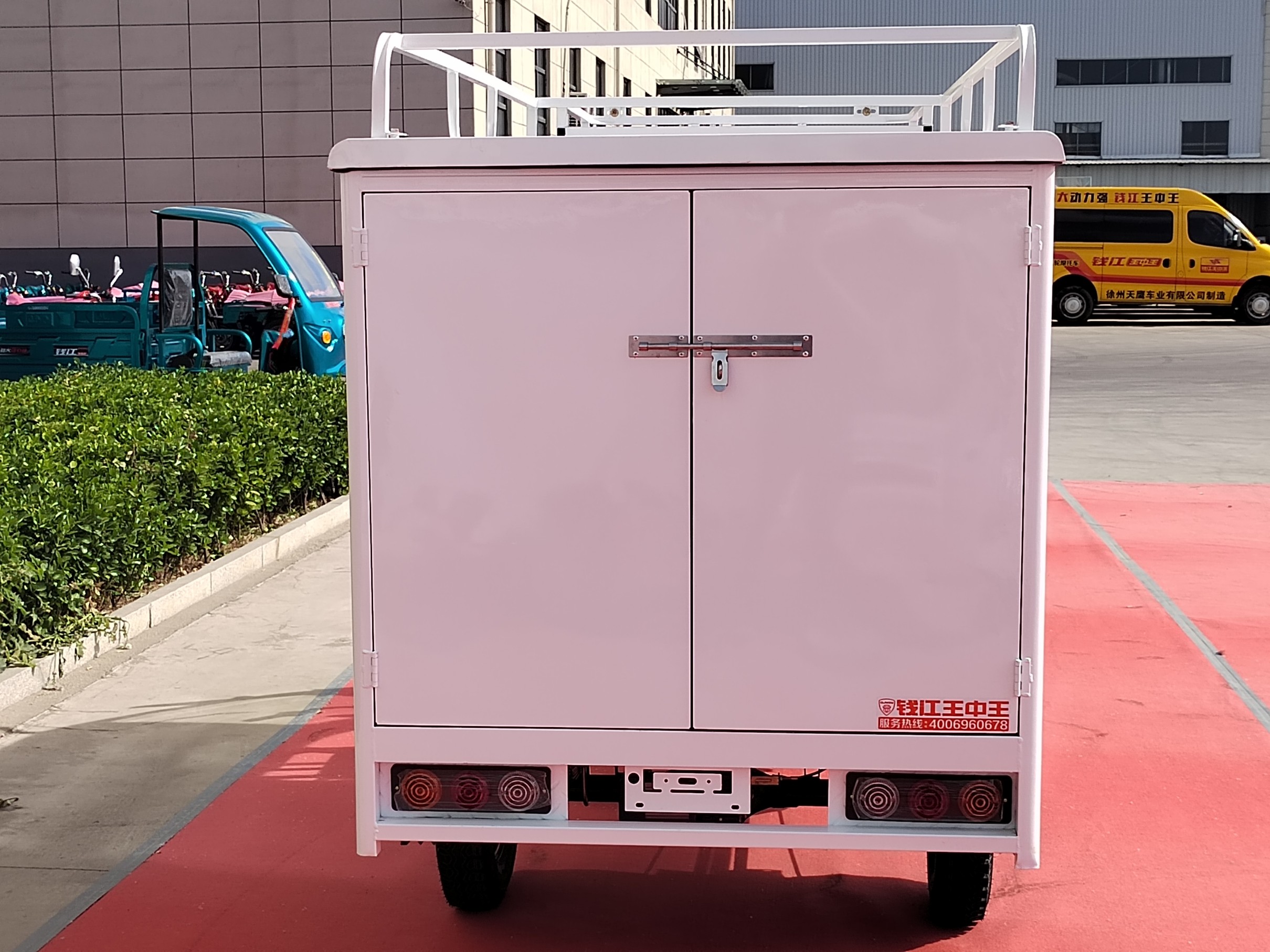Simple shed QJ195 express delivery vehicle Simple shed QJ195 express delivery vehicle