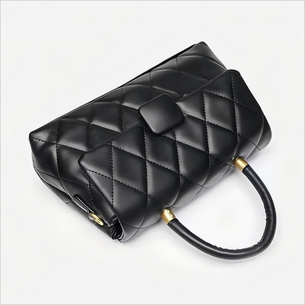 Stylish Custom Handbag with Classic Design Stylish Custom Handbag with Classic Design