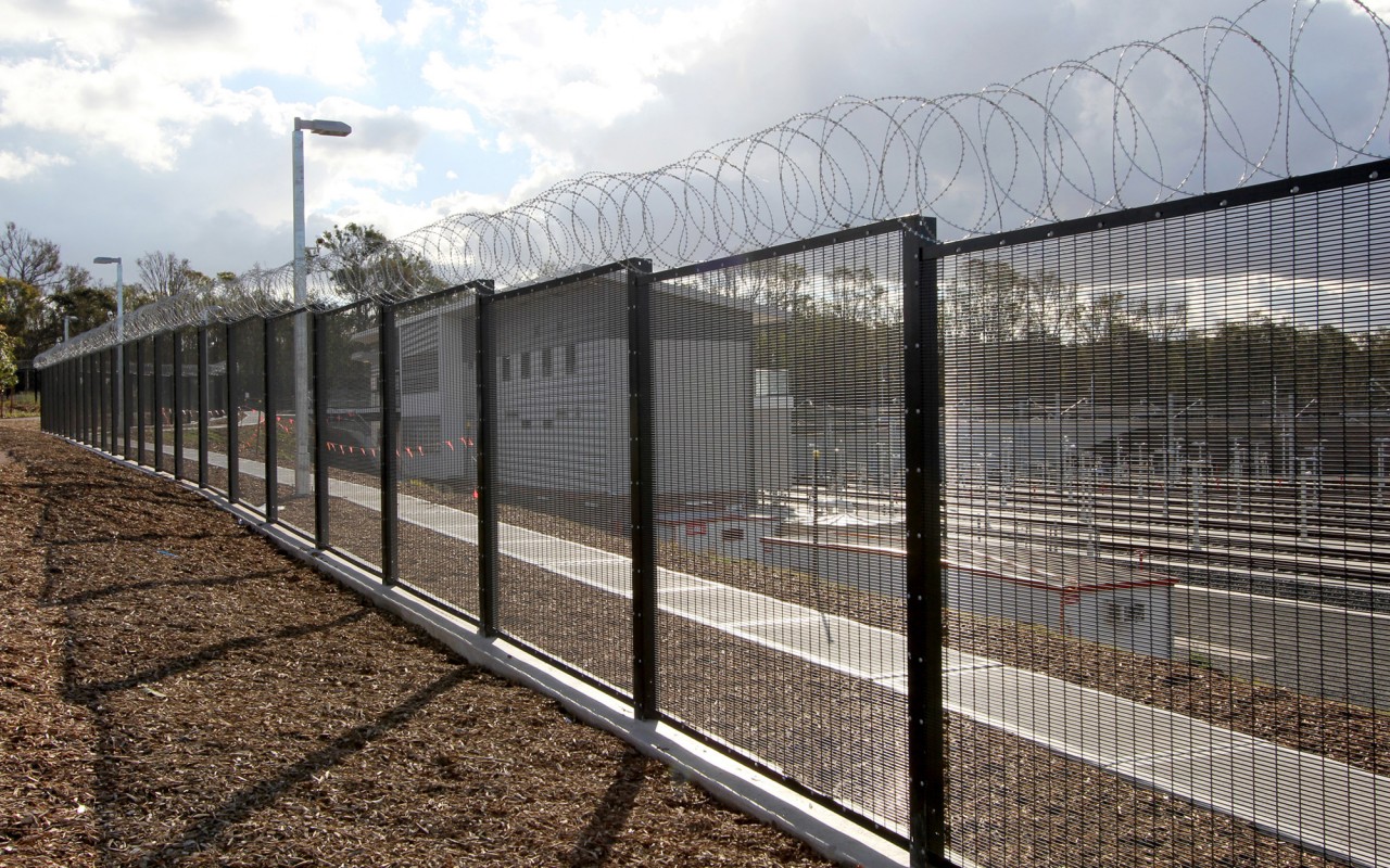 358fence (272) 358fence (272)