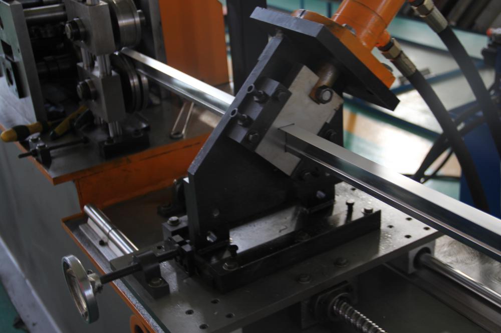 Tee Bar Making Machine Tee Bar Making Machine