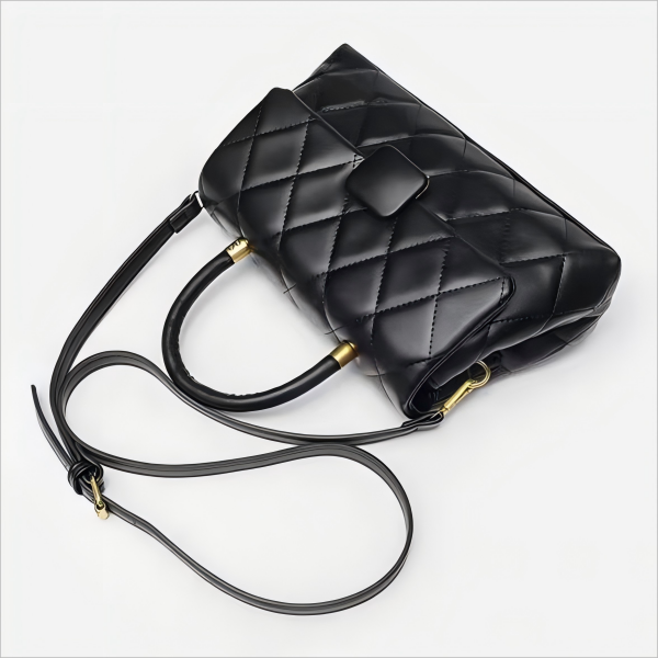 Stylish Custom Handbag with Classic Design Stylish Custom Handbag with Classic Design