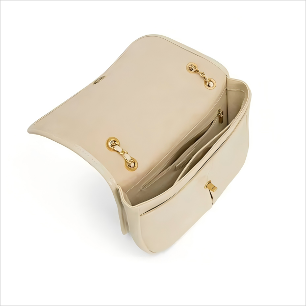 Fashionable leather crossbody bag Fashionable leather crossbody bag