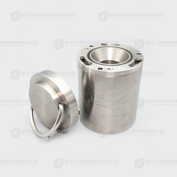 Tungsten shielded container CF18T Tungsten shielded container CF18T