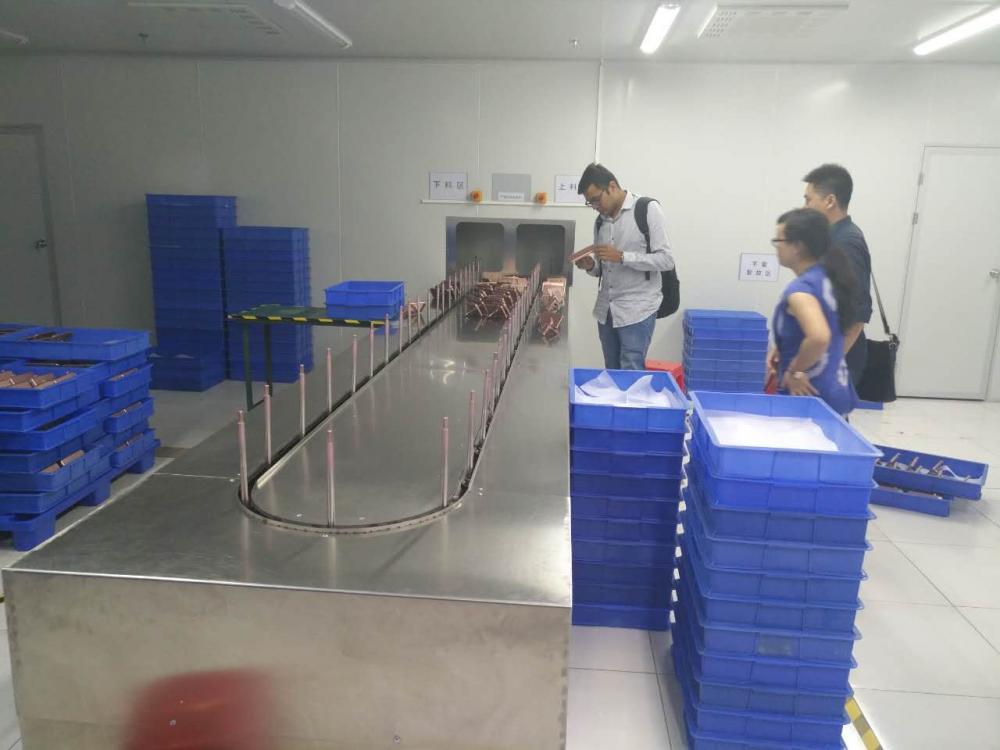 Uv Varnish Spray Painting Equipment Uv Varnish Spray Painting Equipment