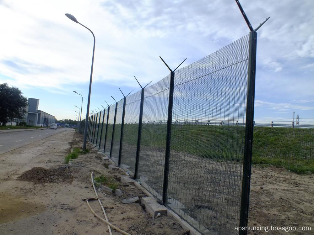 anti-climb fence