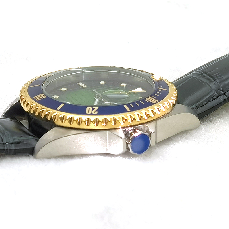 Highly polished watch bezel in brushed watch Highly polished watch bezel in brushed watch