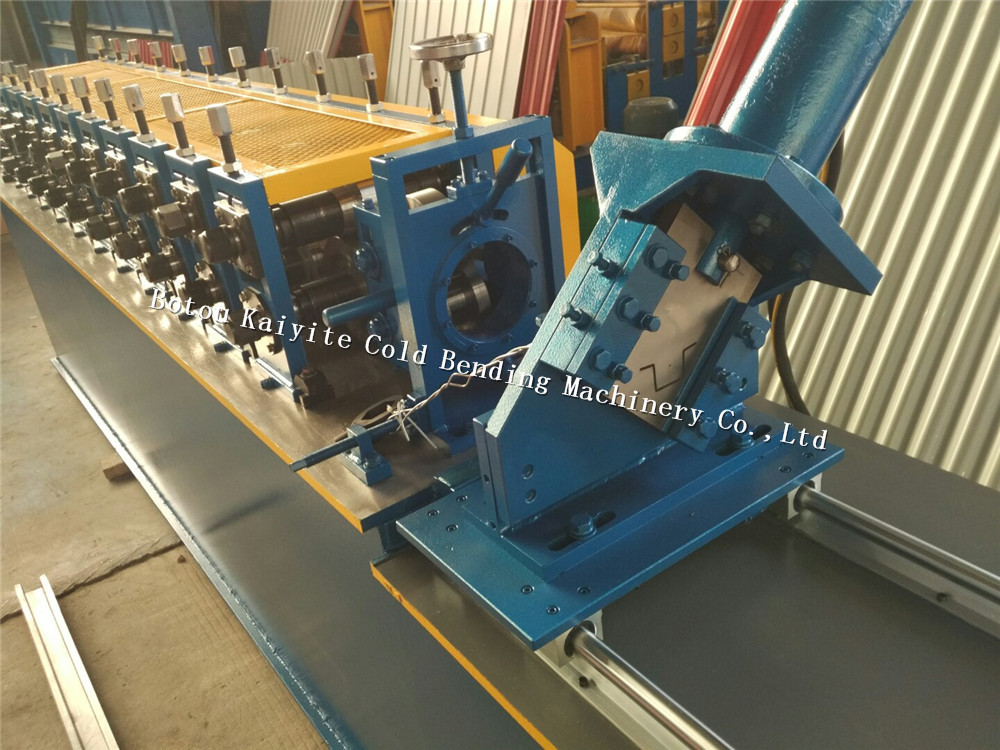 Máquina de fabricação de canais Furring de aço de teto Ceiling Steel Furring Channel Making Machine
