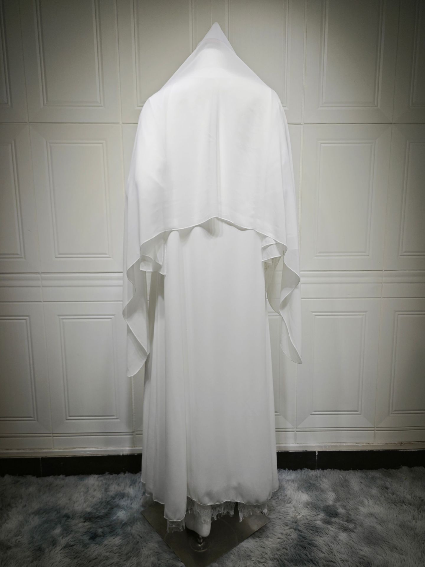 White Lace Abaya Set Matching Scarf MQ221 (6) White Lace Abaya Set Matching Scarf MQ221 (6)