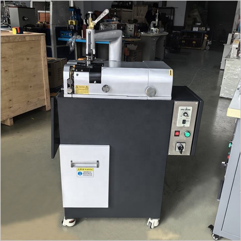 KD-X1-A Good Quality Leather Edge Peeling Machine High Precision Skiving Machine for Leather (5) KD-X1-A Good Quality Leather Edge Peeling Machine High Precision Skiving Machine for Leather (5)