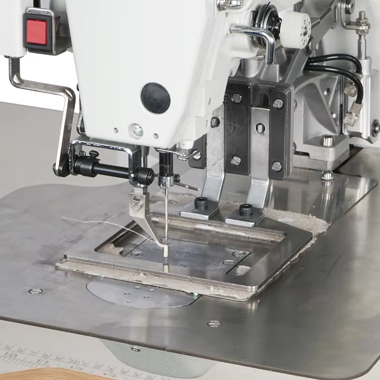 0906 Automatic Thick Material Bar Tacking Industrial Sewing Mach (3) 0906 Automatic Thick Material Bar Tacking Industrial Sewing Mach (3)