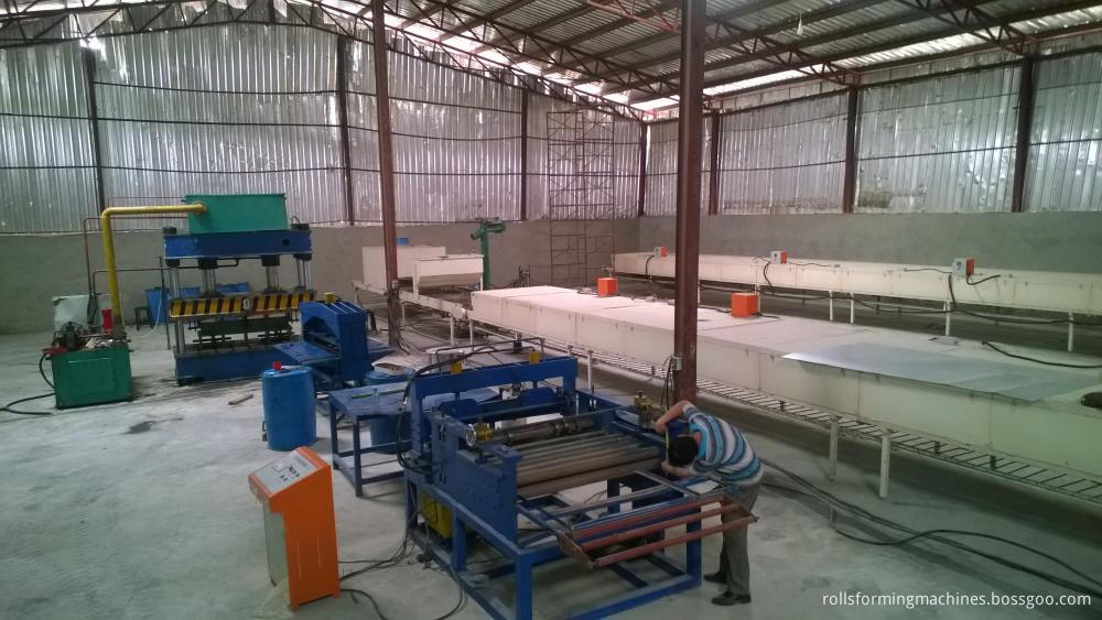 Stone Chip Coated Roof Tile Machine with Slitting Line Stone Chip Coated Roof Tile Machine with Slitting Line