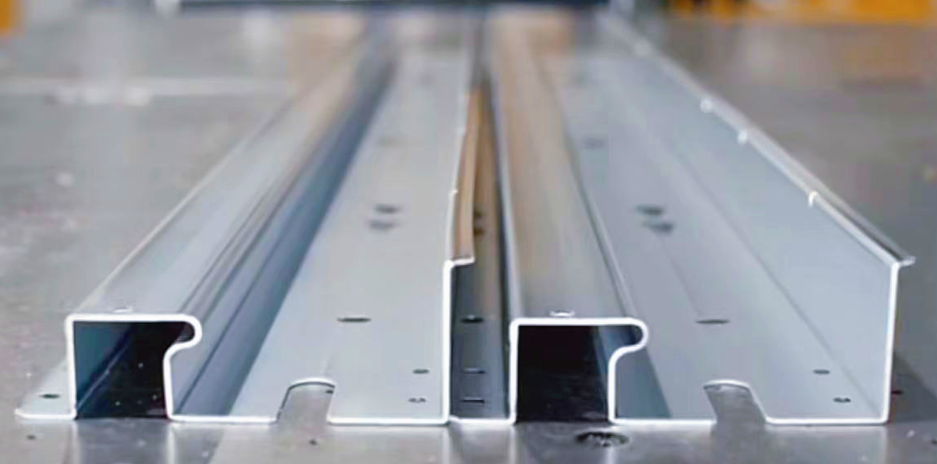 Roll forming machine Roll forming machine