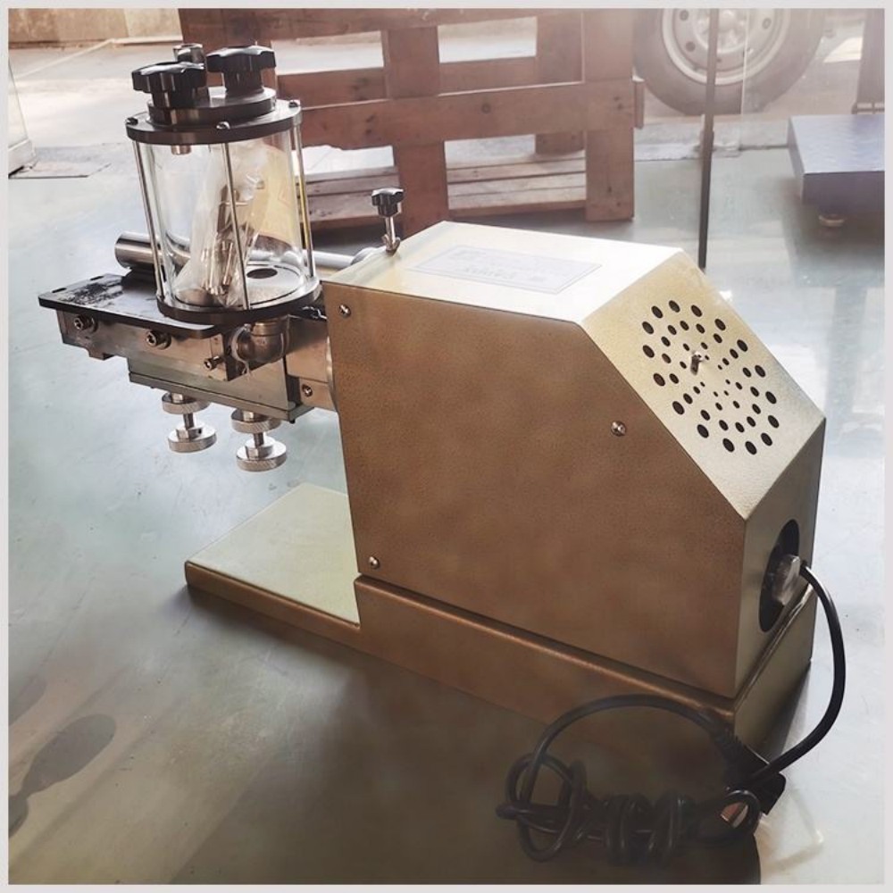 DL-125 Anti-roll Material Gluing Machine Speed-adjustable Automation Leather Gluing Machine (3) DL-125 Anti-roll Material Gluing Machine Speed-adjustable Automation Leather Gluing Machine (3)