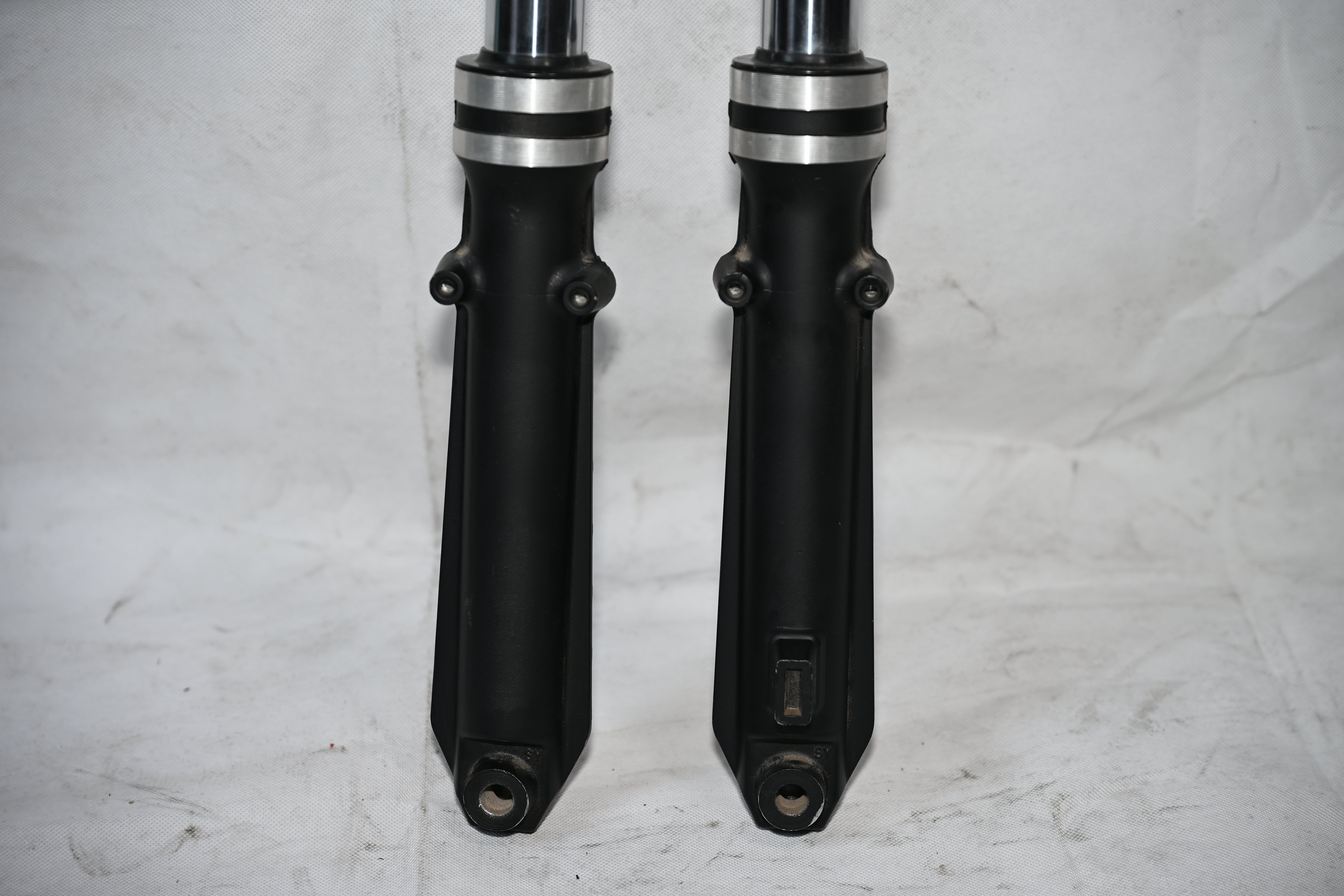 Hexagonal frame shock absorber Hexagonal frame shock absorber